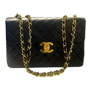 Chanel Vintage Jumbo Maxi Flap Lambskin Blk w/ gold hardware